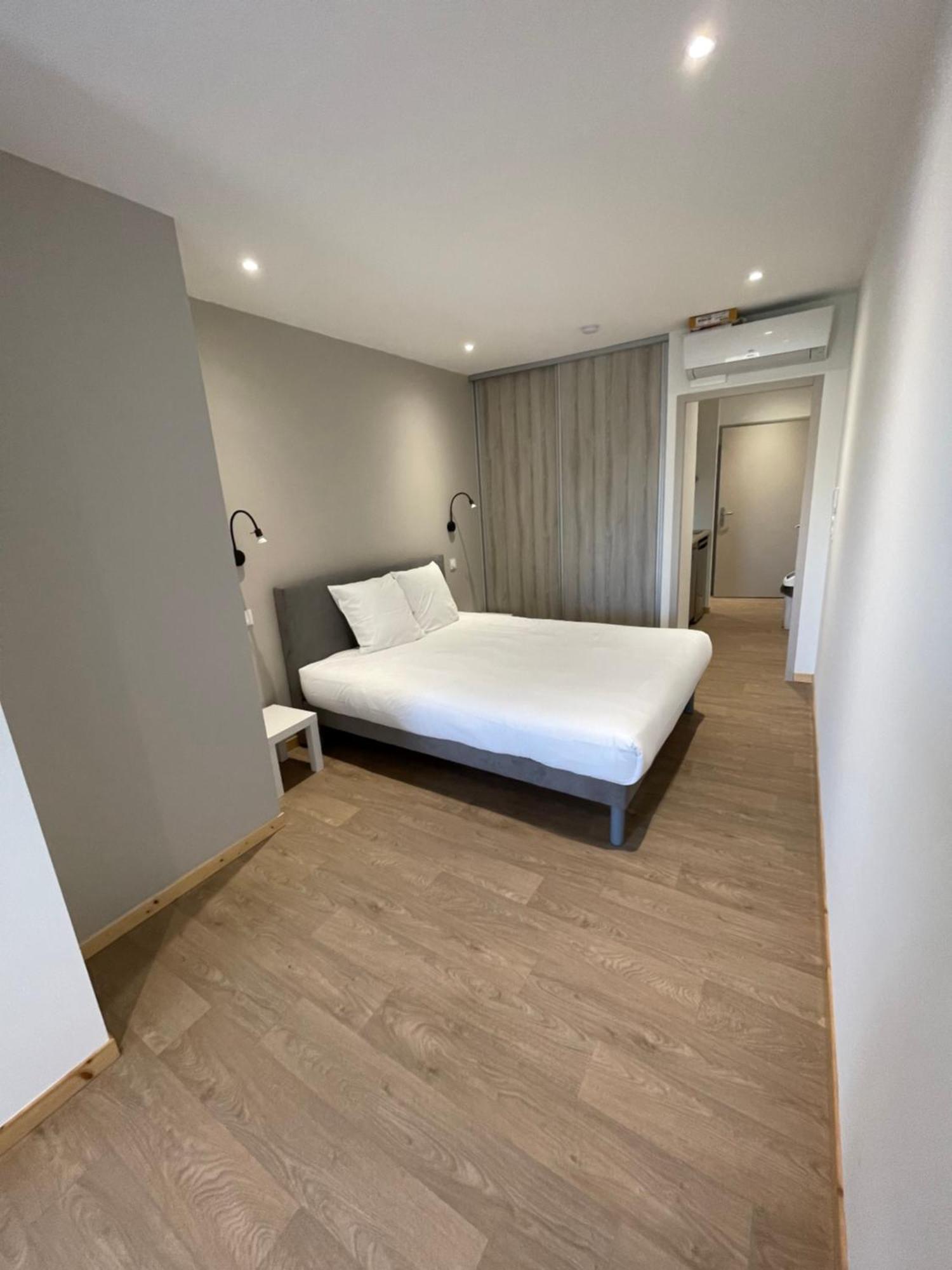 Le Salvador - Appart'Hotel De 18M2 A 44M2 La Talaudiere Экстерьер фото