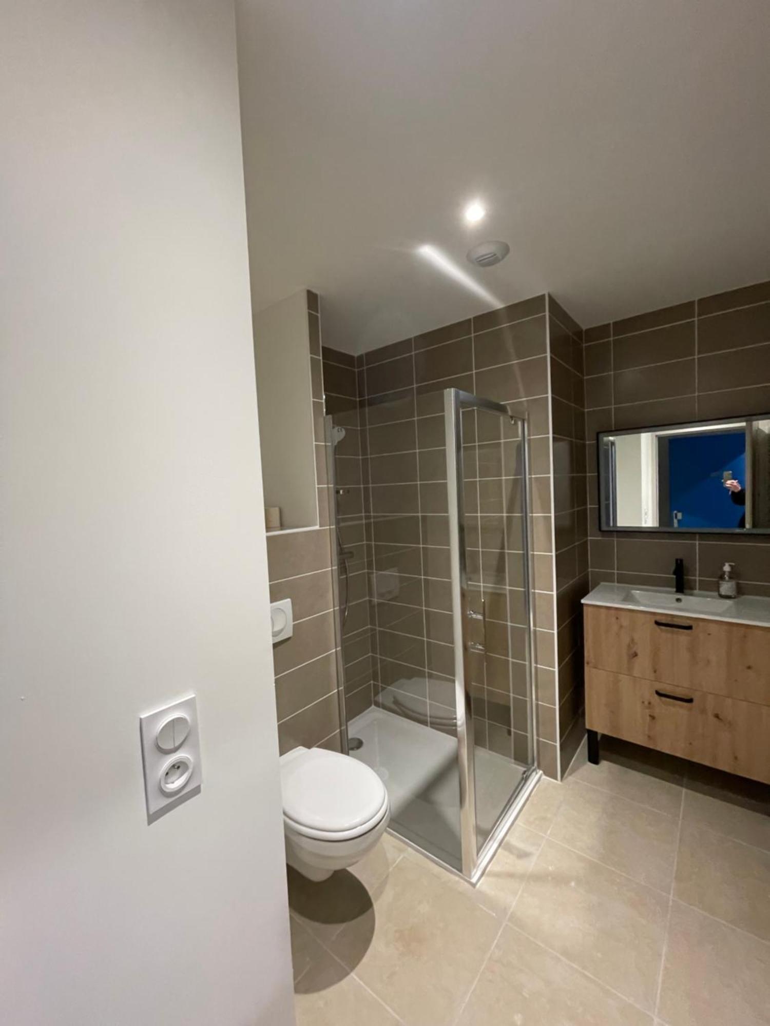 Le Salvador - Appart'Hotel De 18M2 A 44M2 La Talaudiere Экстерьер фото