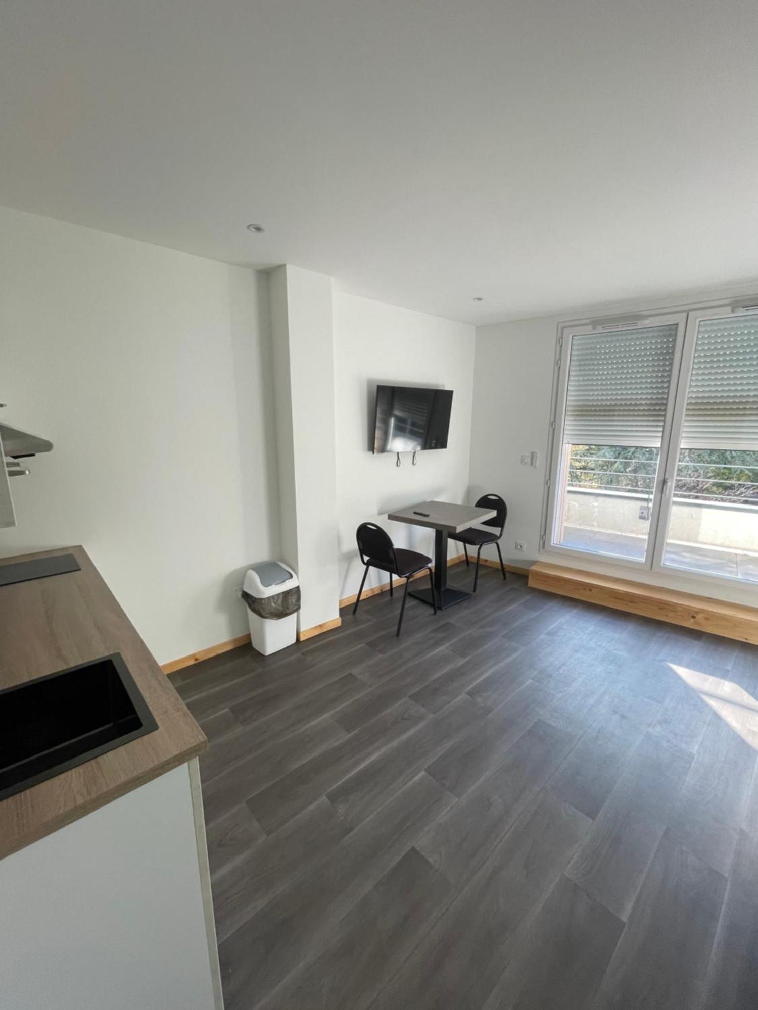 Le Salvador - Appart'Hotel De 18M2 A 44M2 La Talaudiere Экстерьер фото