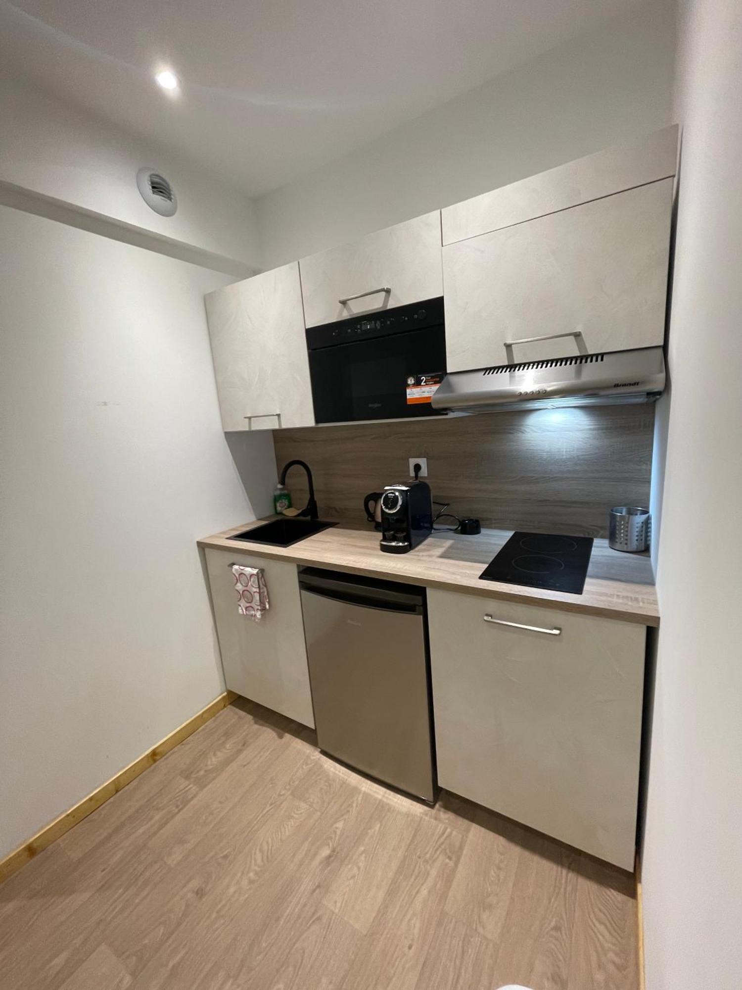 Le Salvador - Appart'Hotel De 18M2 A 44M2 La Talaudiere Экстерьер фото